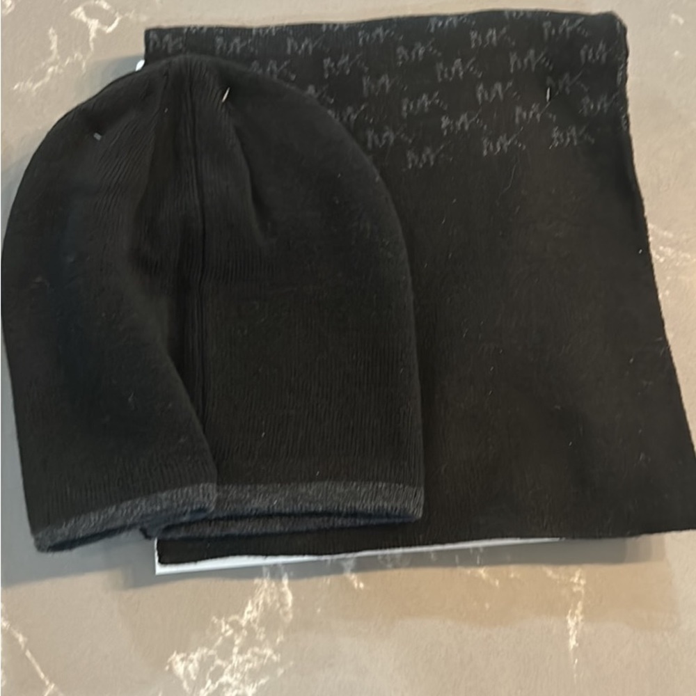 Michael Kors, black scarf and hat.. New in box!!!